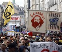 Miles de manifestantes de izquierda salen a la calle en Francia contra el nombramiento de Barnier 