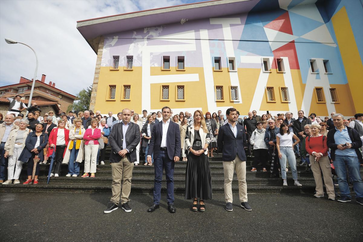 Foto de familia de la celebración de la diáscpora vasca. EFE