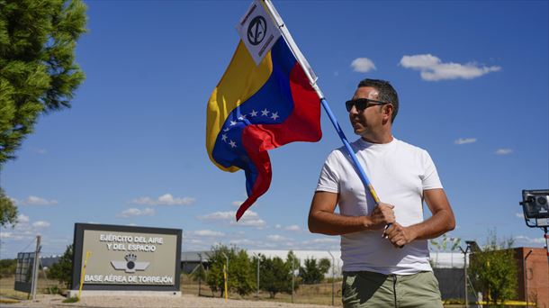 Un simpatizante de González en Torrejón de Ardoz