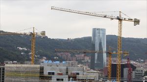 EAJk eta PSE-EEk etxebizitza-eraikuntza bizkortzeko lege-proposamena erregistratu dute