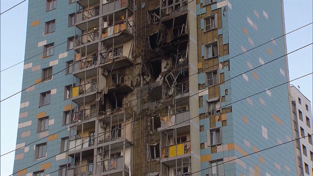 Edificio atacado. Imagen obtenida de un vídeo de Agencias.