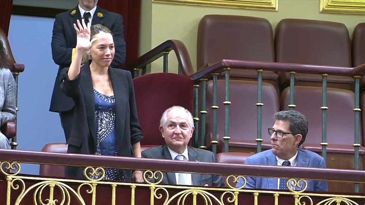 Carolina González, hija de Edmundo, en el Congreso.