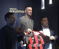 El Bilbao Basket presenta al ala-pívot polaco Tomasz Gielo