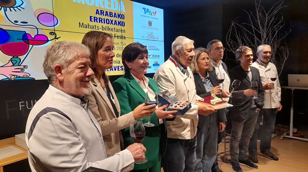 Presentación de la Tarta de la Vendimia y de los actos musicales