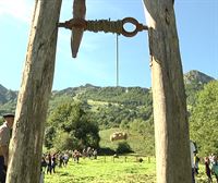 Gaintza recrea cómo bajaban la hierba de las Malloas hasta los caseríos en el Araizko Kablearen eguna