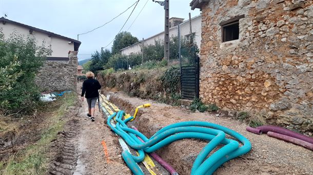 Recta final para las obras de canalizaciones del concejo de Villafría, tras un año de obras