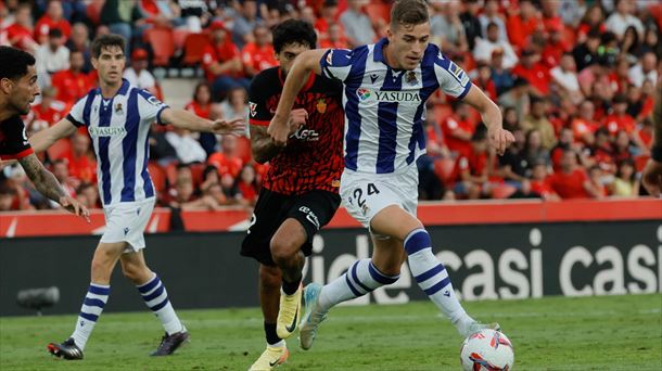 Luka Sucic ha dispuesto de dos buenas ocasiones, pero no ha podido marcar. Foto: EFE. 