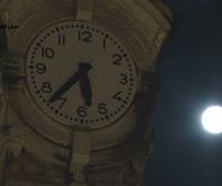 Espectáculo en el cielo de Euskal Herria: la superluna ha venido acompañada de un eclipse lunar parcial