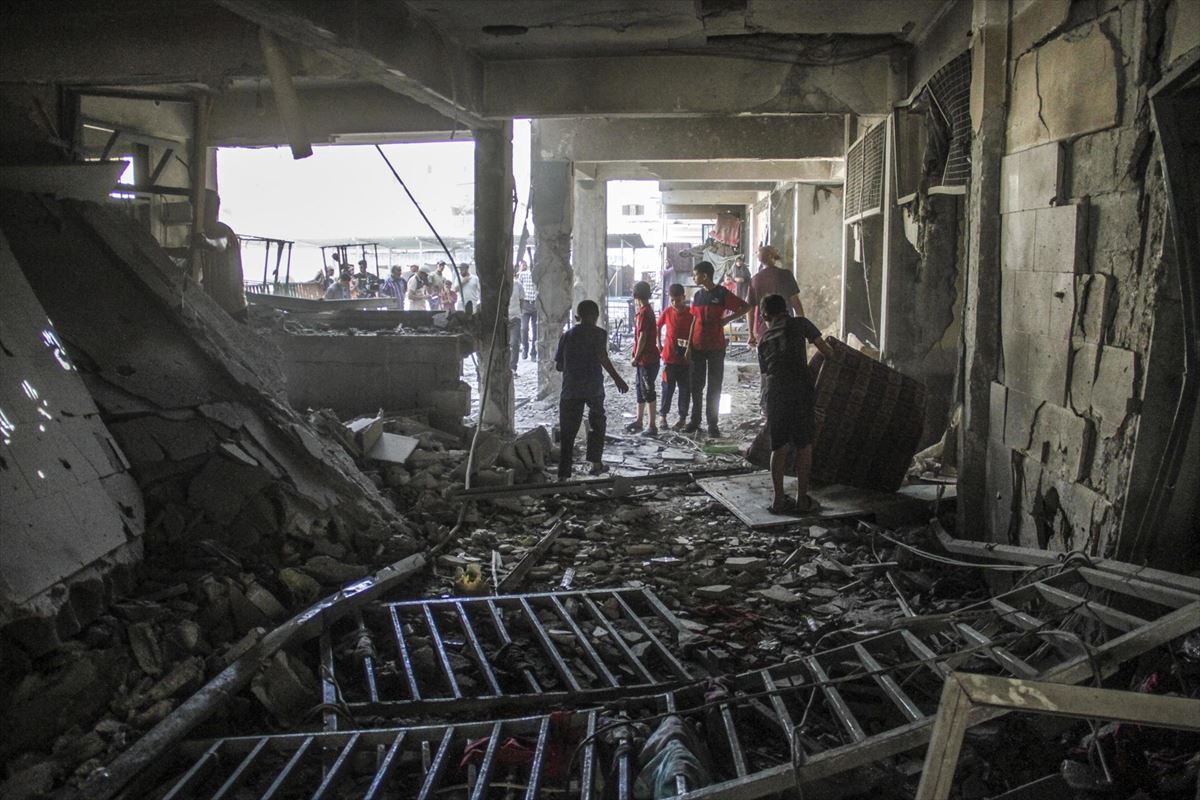 Imagen de la escuela atacada este sábado en Gaza. EFE