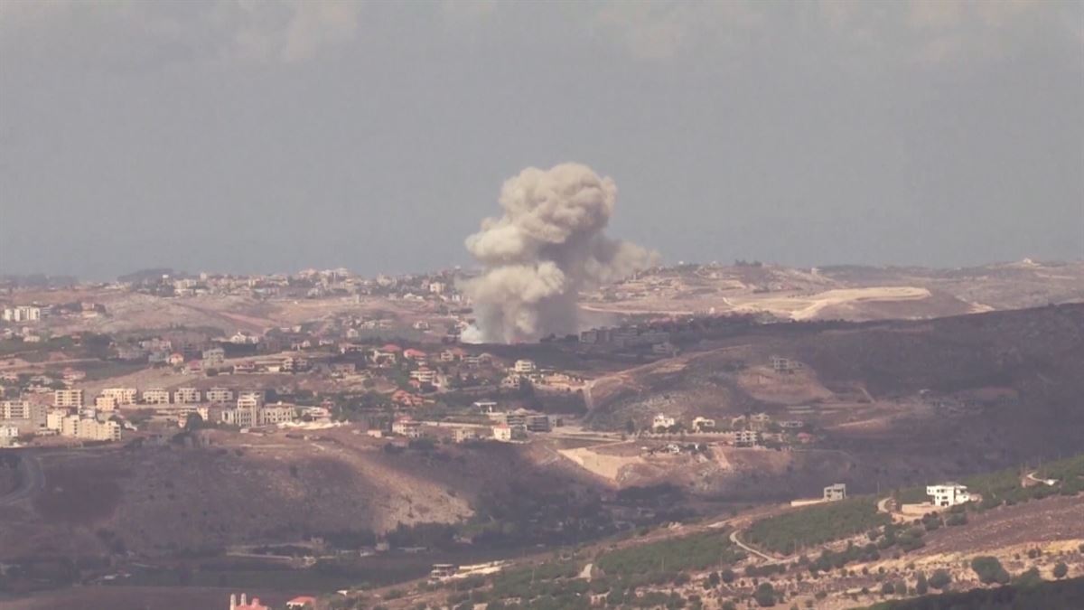 Israelen aire erasoek eragindako kea, Marjaayounen (Libano hegoaldea). 