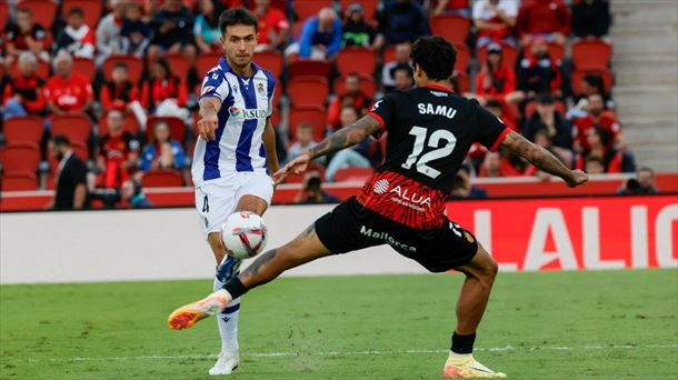 Martín Zubimendi apunta a ser titular en el centro del campo de la Real. Foto: EFE. 