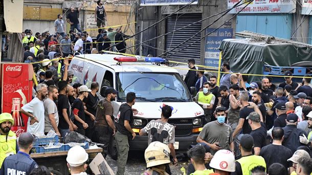 Una ambulancia en Beirut tras el nuevo bombardeo israelí. Foto: EFE