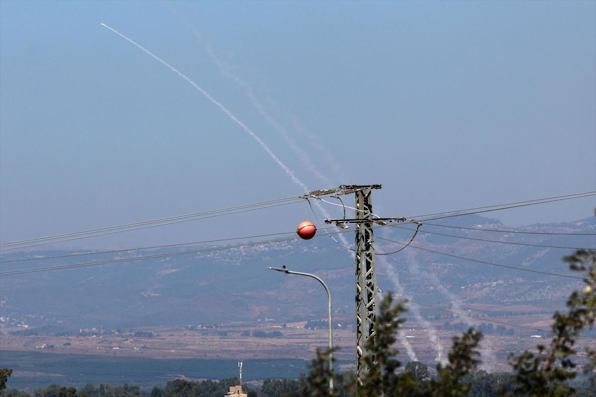 Burdin Kupula aireko defentsa sistema israeldarrak Libanotik jaurtitako misilak atzeman ditu