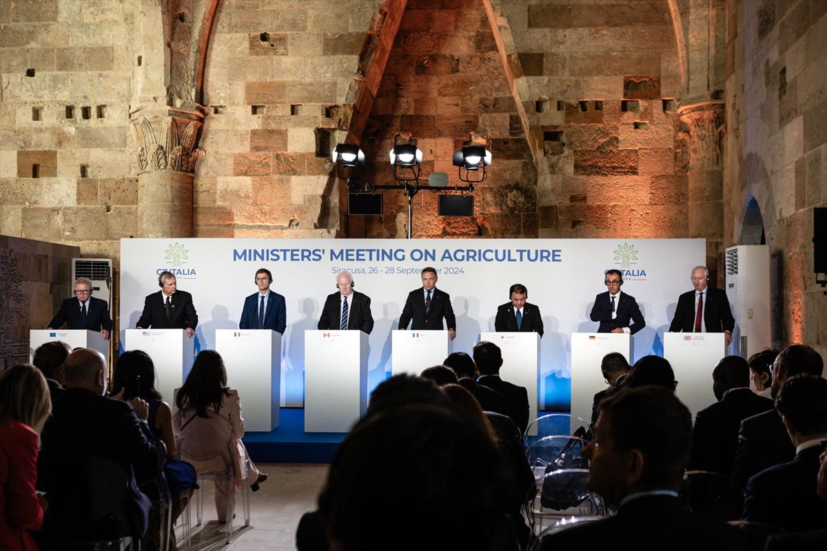 Los ministros de agricultura del G7, en Siracusa. Foto: EFE