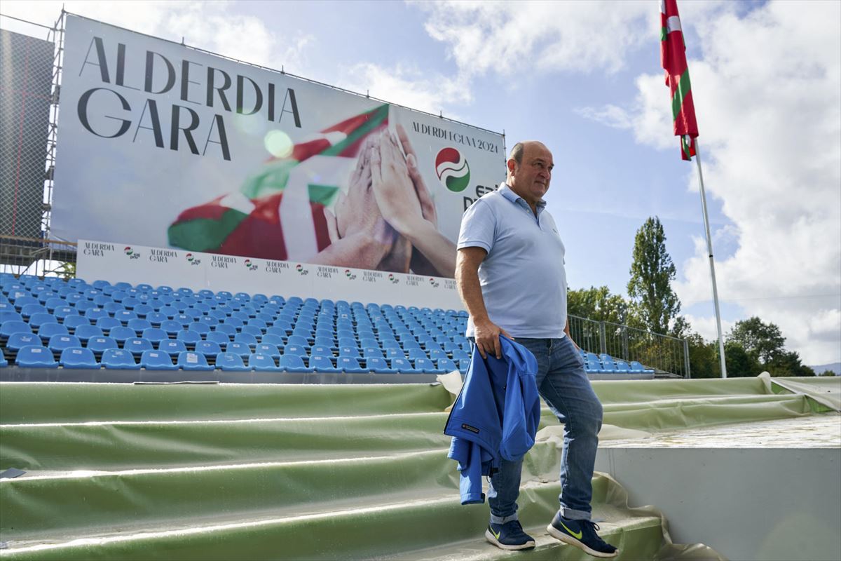 Ortuzar en las campas de Foronda en la víspera del Alderdi Eguna. Foto: EFE