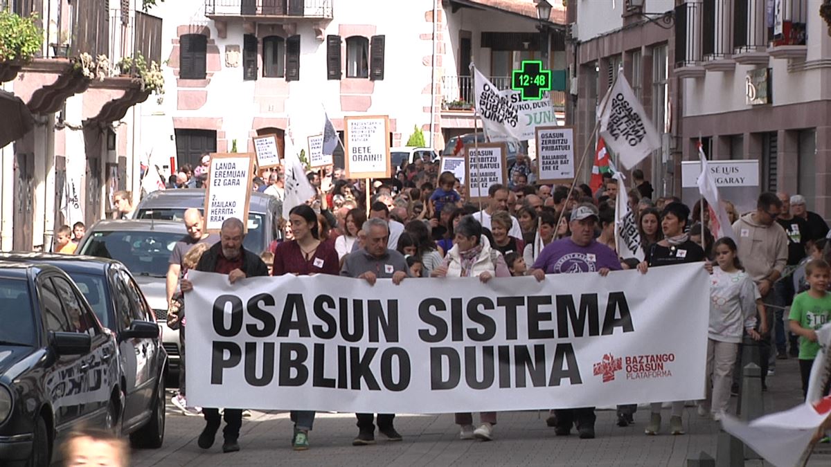 Reivindican en Elizondo la mejora de la sanidad pública y censuran la falta de personal 