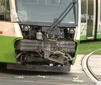 El tranvía y un autobús eléctrico colisionan en Vitoria-Gasteiz