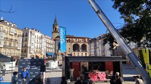 Set de Radio Vitoria en la plaza de la Virgen Blanca