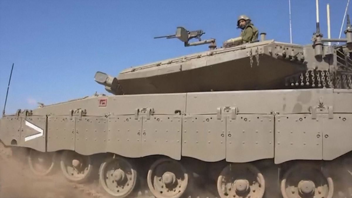 Tanque israelí en plenas maniobras. Foto: AFP