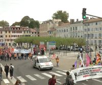 Manifestación en Baiona a favor de los servicios públicos