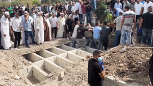 Líbano comienza a enterrar en fosas comunes a las víctimas de los ataques israelíes