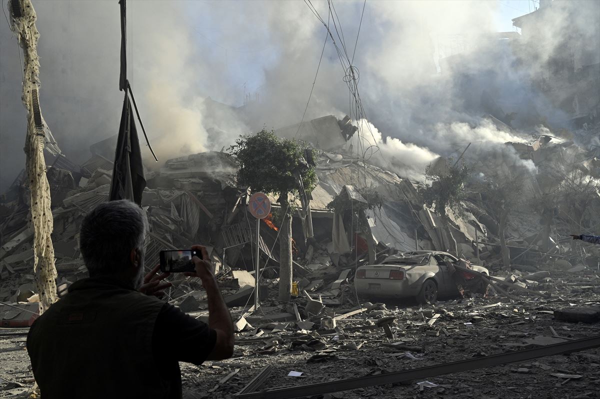 Israel bombardea el centro de Beirut. Foto: EFE