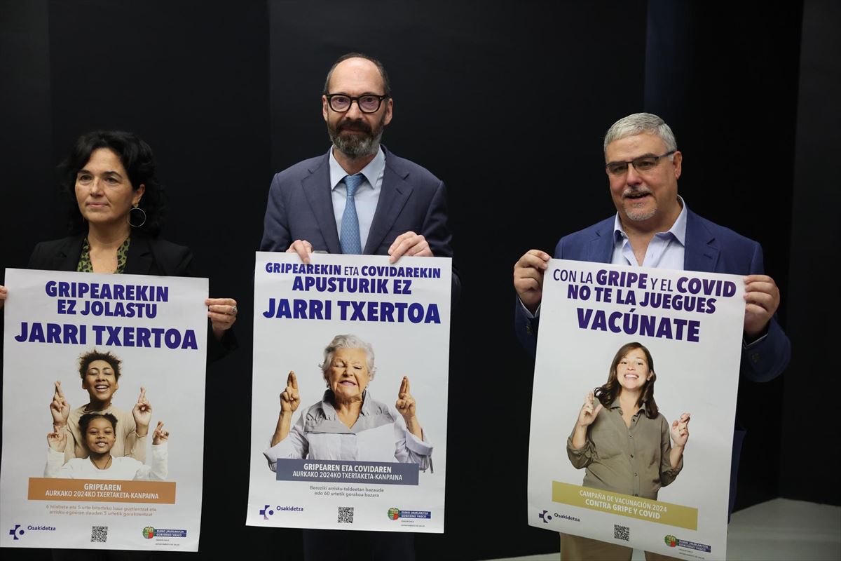 Presentación de la campaña de vacunación contra la gripe y covid. Foto: EFE