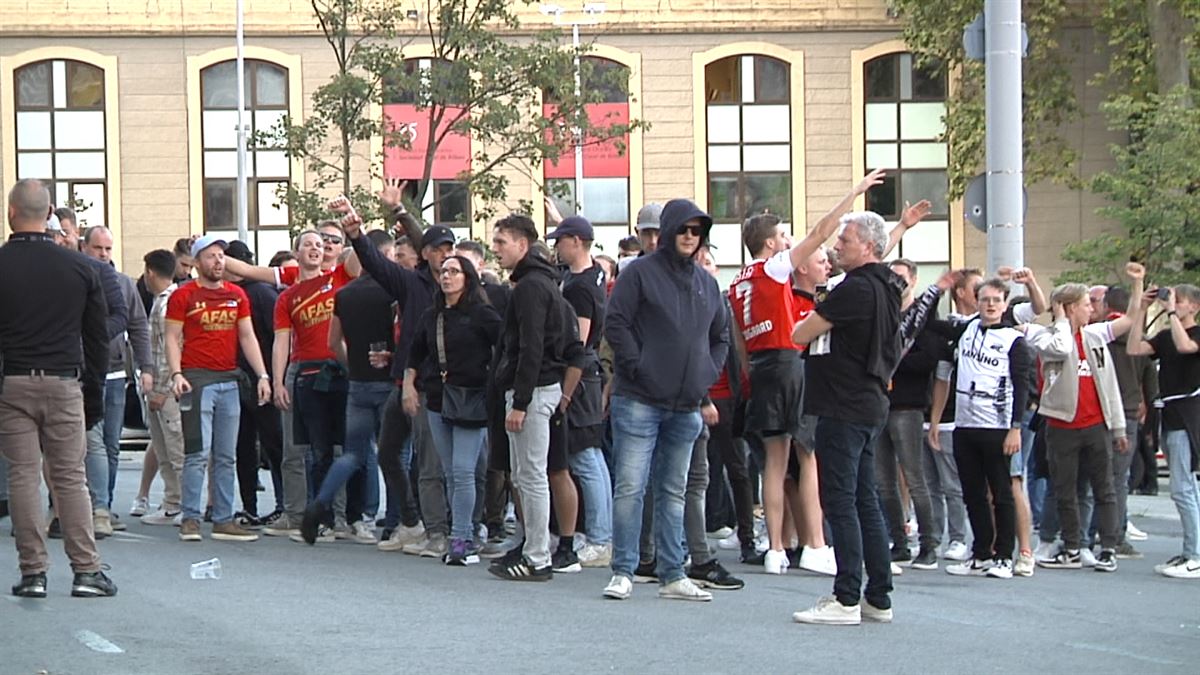 Ultras del AZ Alkmaar. Imagen obtenida de un vídeo de EITB Media. 