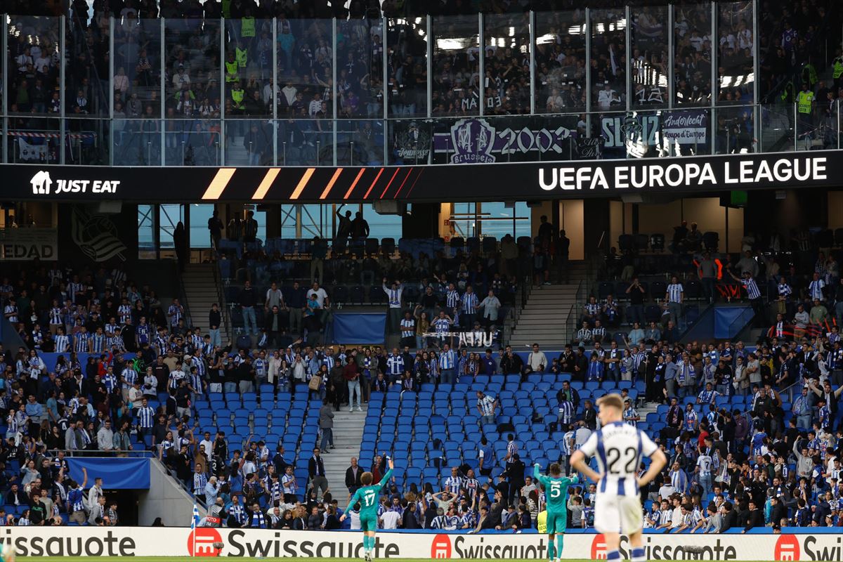 Momento de los incidentes en el Reale Arena. Foto: EFE