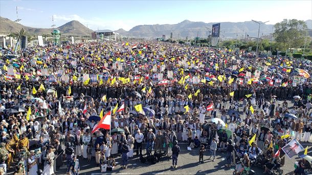 Multitudinaria manifestación en Yemen. Foto: EFE