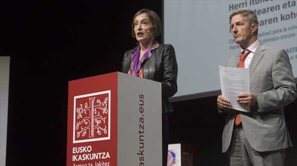 Ana Urkiza y Patxi Juaristi. Foto: Eusko Ikaskuntza.