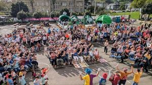 Kilometroak jaiarekin bat egin dute milaka euskaltzalek Azpeitian