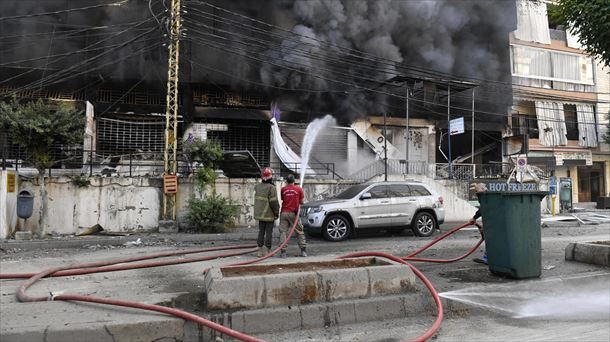 Eraikin bat sutan, Israelek Libanon egindako eraso baten ondorioz. Argazkia: EFE