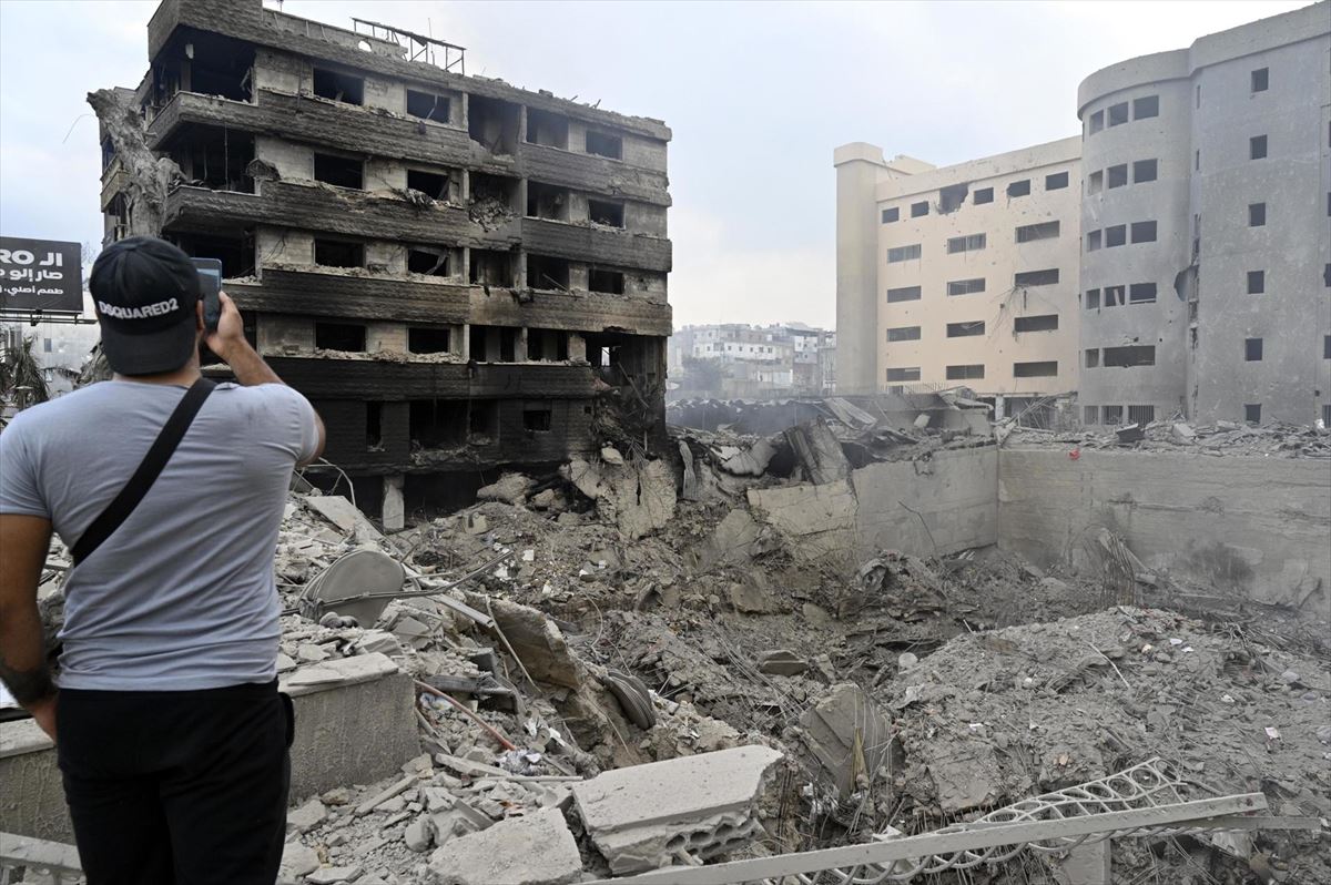 Beirut hegoaldeko auzo bat, txikituta, Israelek bonbardeatu ostean. 