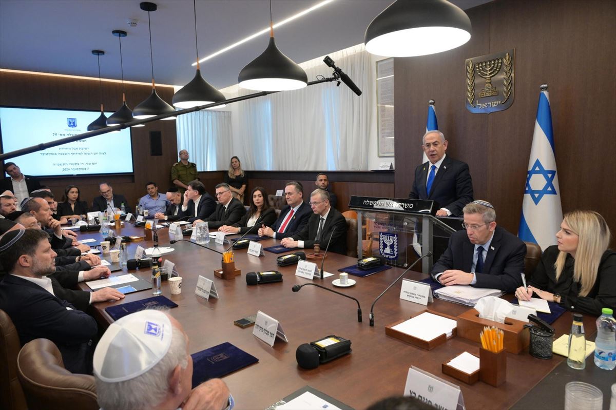 El primer ministro israelí, Benjamín Netanyahu, en una reunión especial de su Gobierno. Foto: EFE