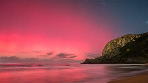 Aurora borealek zerua argiztatu dute Euskal Herrian