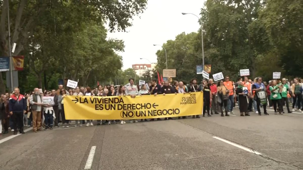 Madrilen gaur egin den mobilizazioa, alokairuaren prezioen jaitsiera eskatzeko. Argazkia: EFE