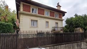 El  ya derribado palacete 'Irurak bat'.