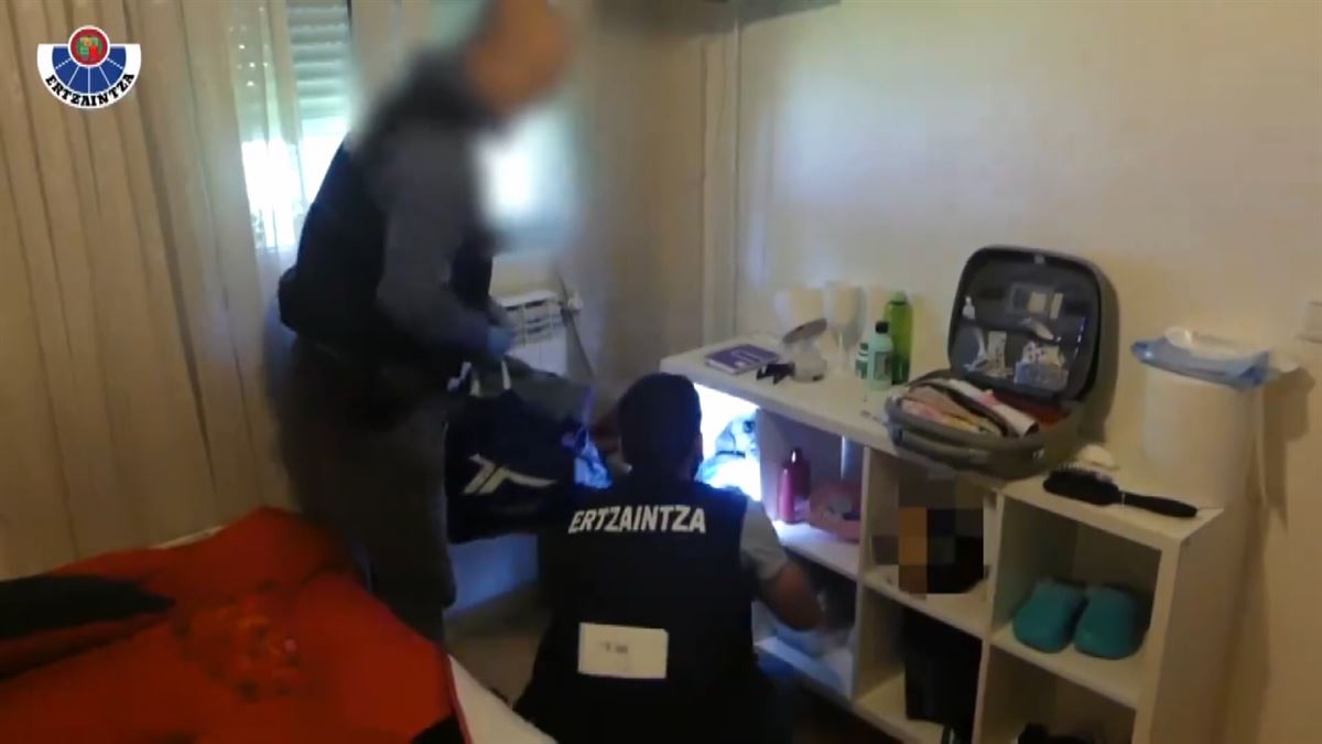 Operación de la Ertzaintza. Imagen obtenida de un vídeo de la Ertzaintza. 