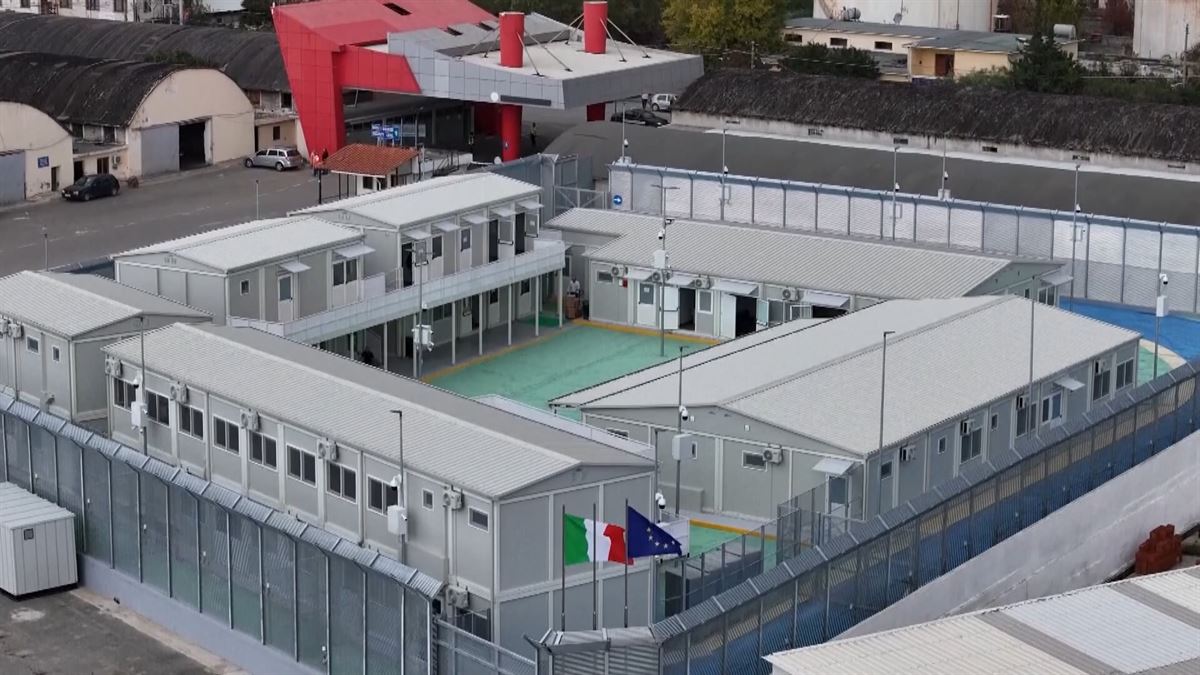 Centro de internamiento en Albania. Imagen obtenida de un vídeo de Agencias. 