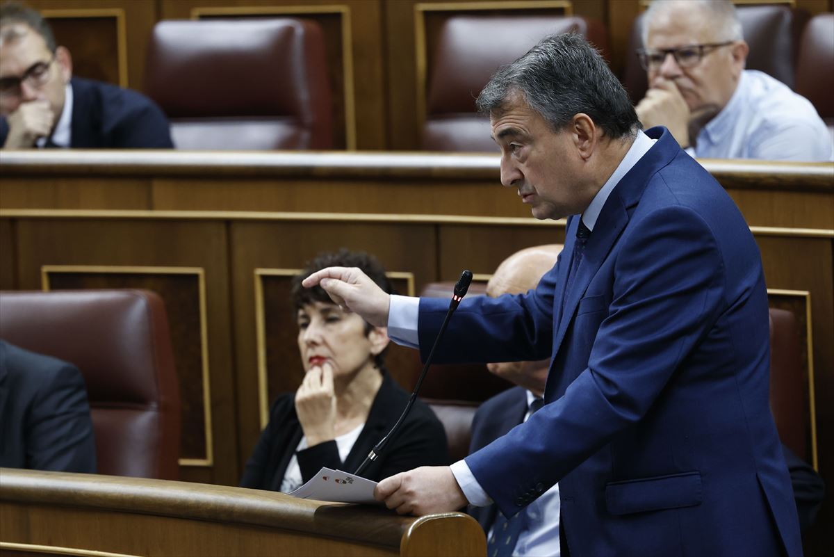 Aitor Esteban, durante su intervención hoy en el Congreso.