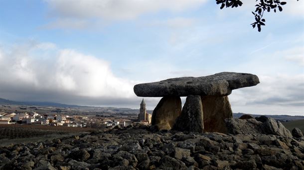 Recorrido patrimonial desde el dolmen a la iglesia parroquial de Elvillar