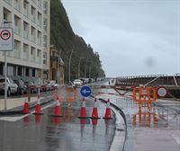 San Sebastián cierra el acceso al Paseo Nuevo por riesgo marítimo costero