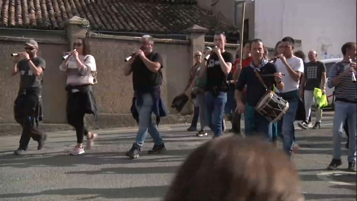 Miles de euskaltzales celebran en Sangüesa la fiesta de las ikastolas de Navarra