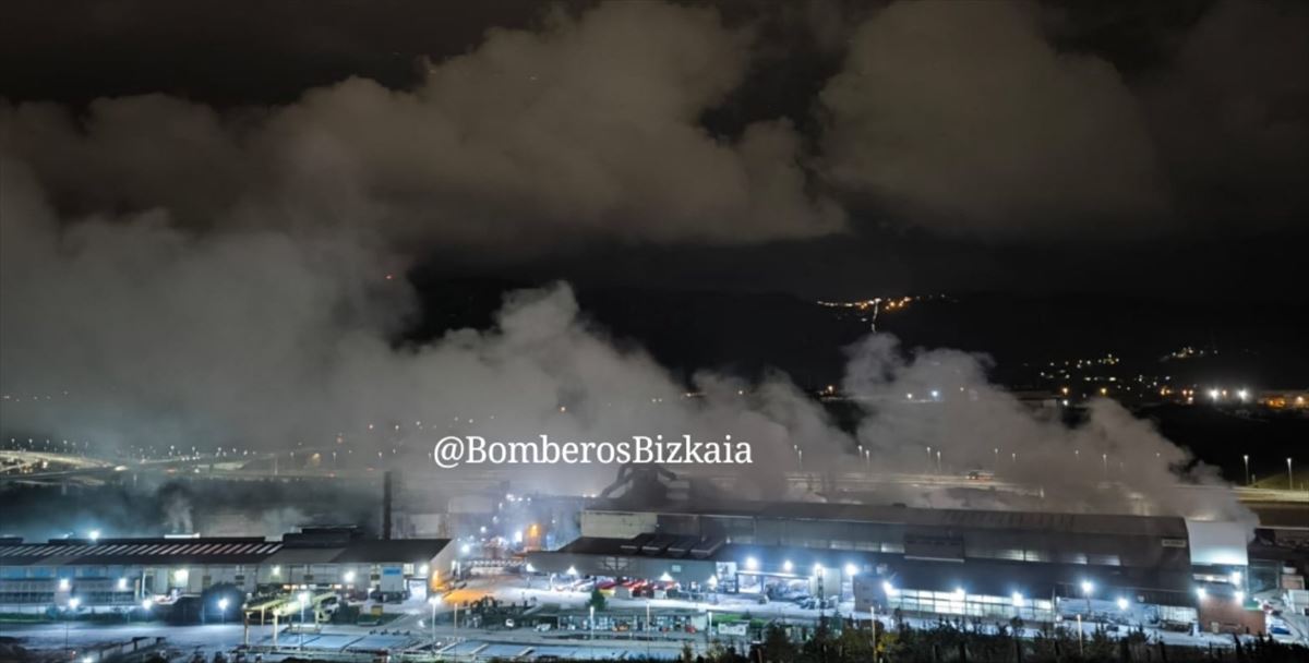 Incendio en Nervacero. Imagen: Bomberos de Bizkaia