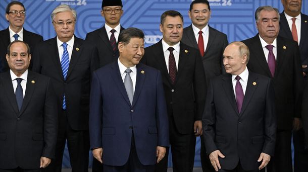 Vladimir Putin eta Xi Jinping Errusiako eta Txinako presidenteak, Kazango goi-bileran. Argazkia: EFE