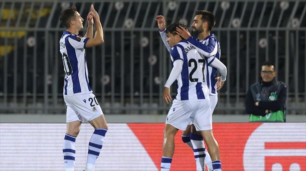 Jugadores de la Real Sociedad. Foto: EFE