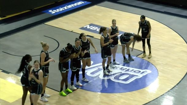 Las jugadoras del IDK Euskotren en la presentación del partido. Foto: EITB Media