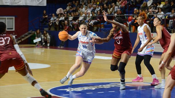 Imagen del partido entre el Lointek Gernika y el Ardoi, en Maloste. Foto: FNBardoi