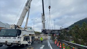 N-1a ireki dute Iruran, Donostiako noranzkoan, baita N-634a Zarautz eta Getaria artean